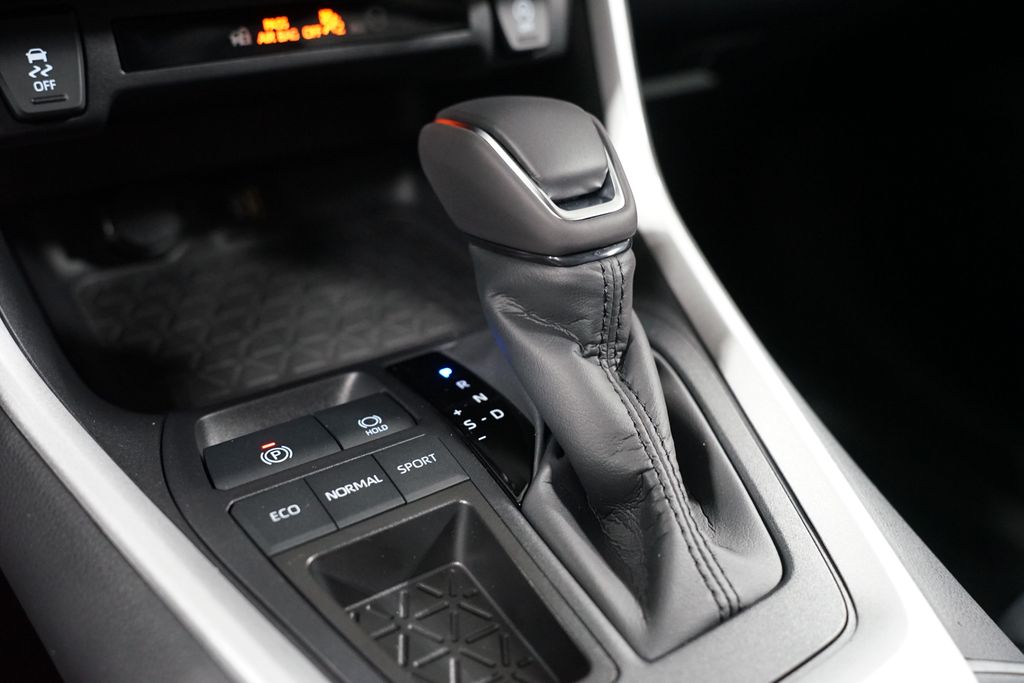 Thumbnail: 2025 Toyota RAV4 - 21