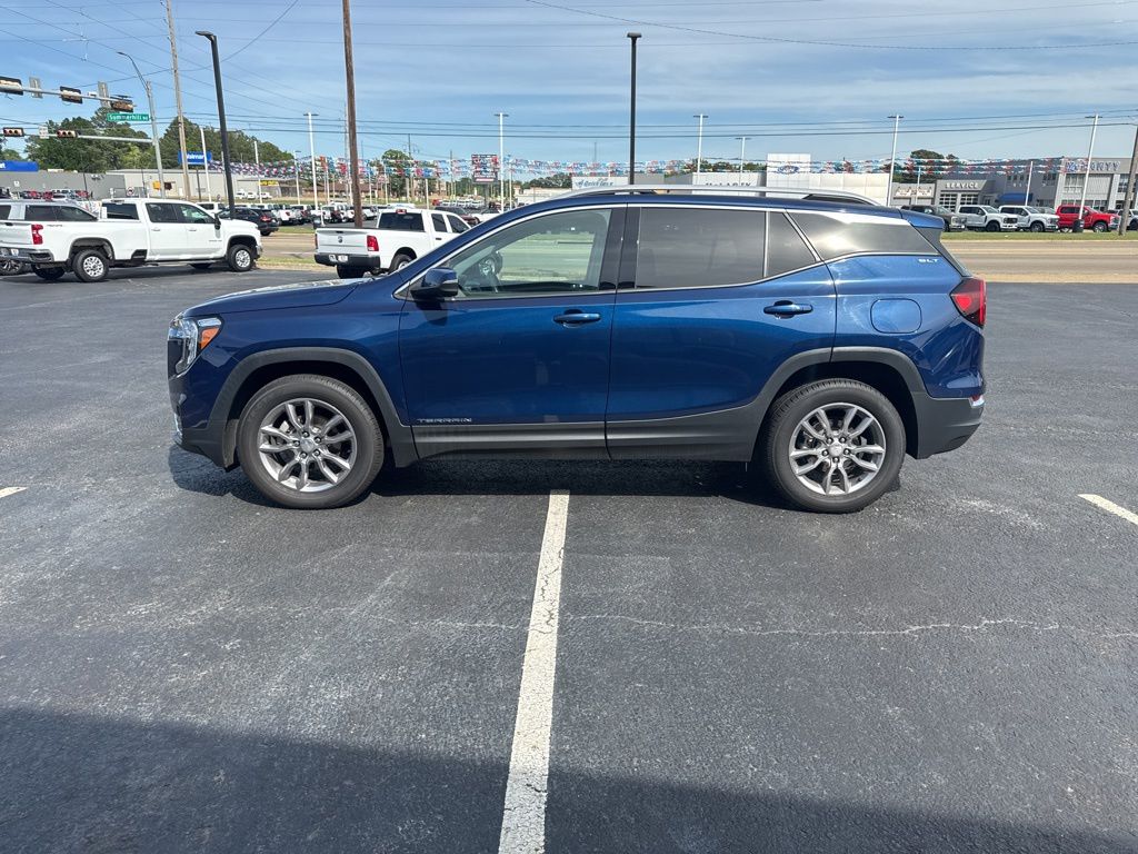 View vehicle photo 5