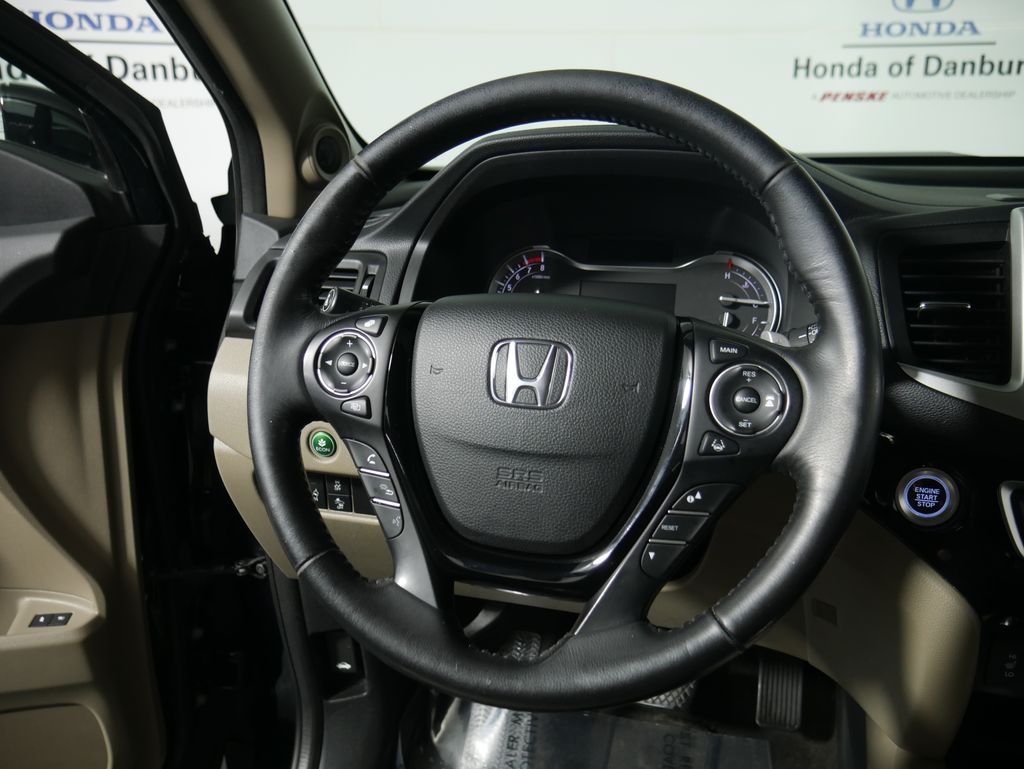 Thumbnail: 2017 Honda Pilot - 12