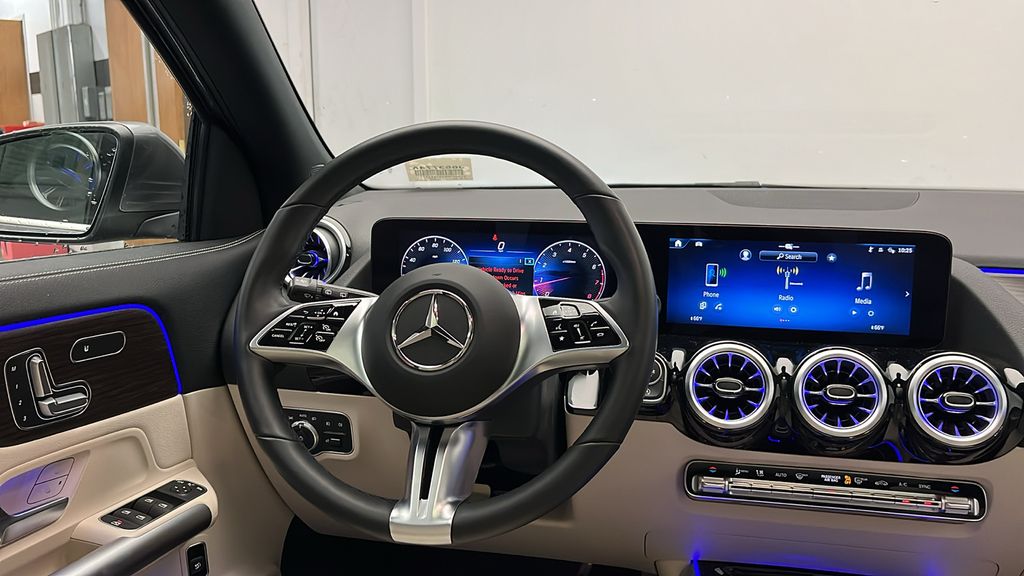 2025 Mercedes-Benz GLA 250 4MATIC 24