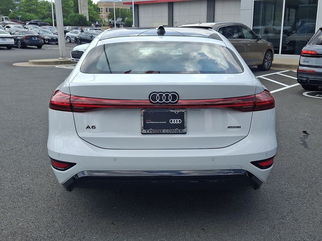 Thumbnail: 2025 Audi e-tron S - 5