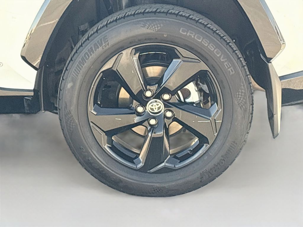 Thumbnail: 2020 Toyota RAV4 - 31