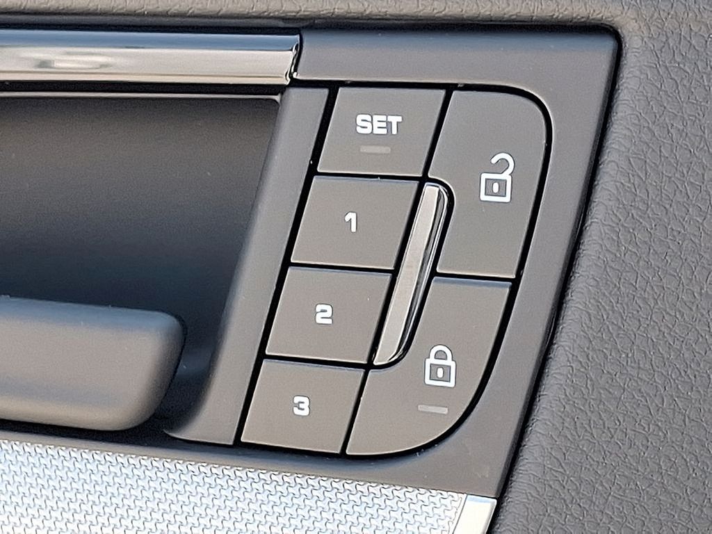 Thumbnail: 2025 Porsche  - 24