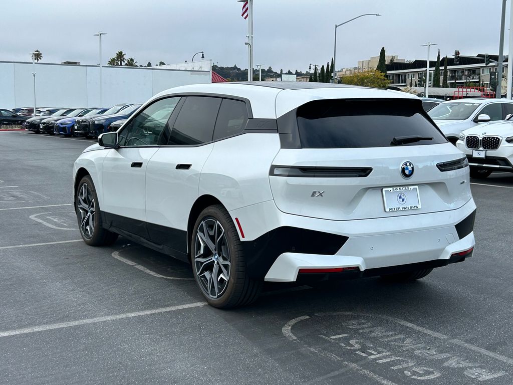 2025 BMW iX xDrive50 3