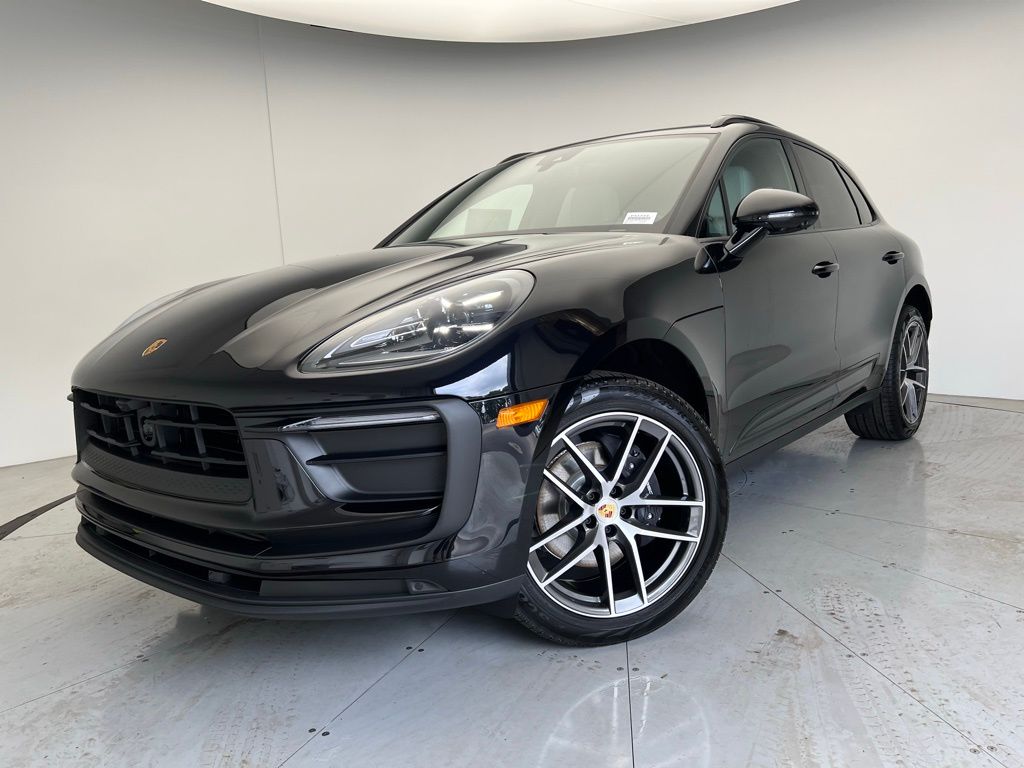 Thumbnail: 2025 Porsche Macan - 1