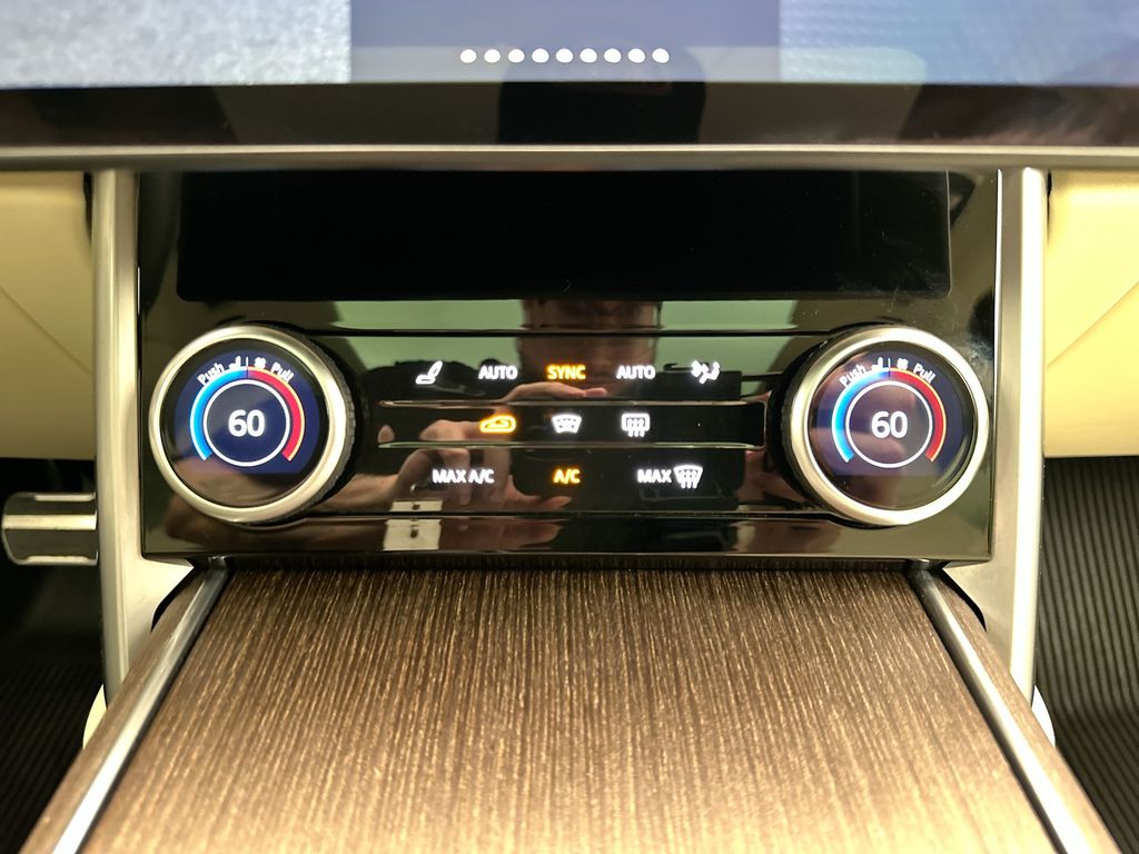 Thumbnail: 2023 Land Rover Range Rover - 13