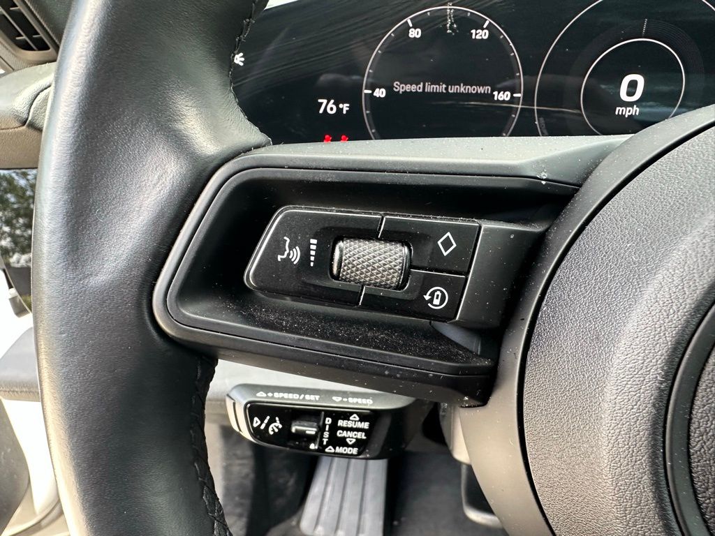 Thumbnail: 2023 Porsche Taycan - 18