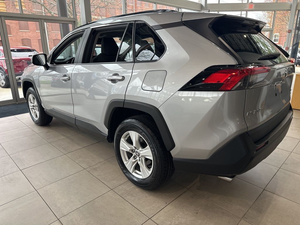 2021 Toyota RAV4 XLE 5