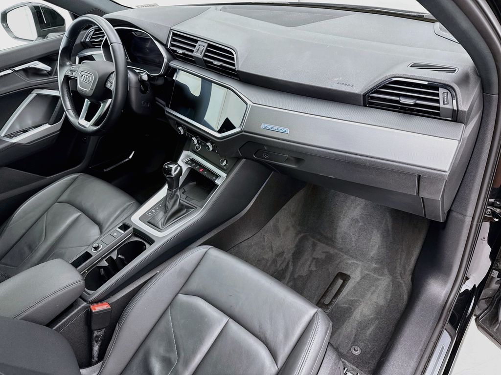 Thumbnail: 2021 Audi Q3 - 16