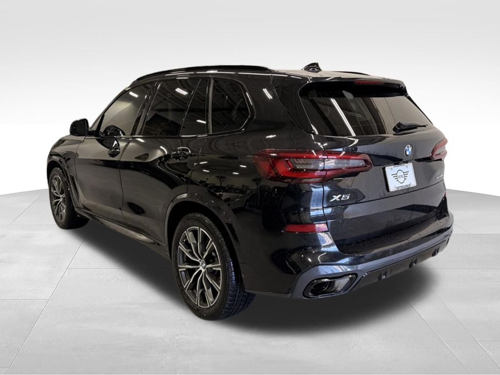 Thumbnail: 2022 BMW X5 - 3