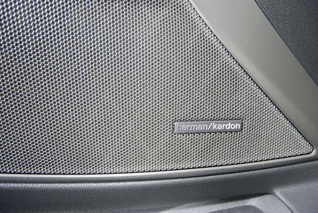 Thumbnail: 2026 BMW 3 Series - 10