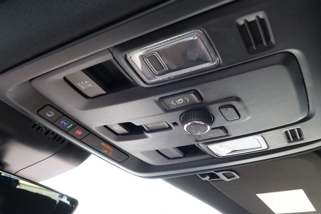 2025 Chevrolet Tahoe High Country 32