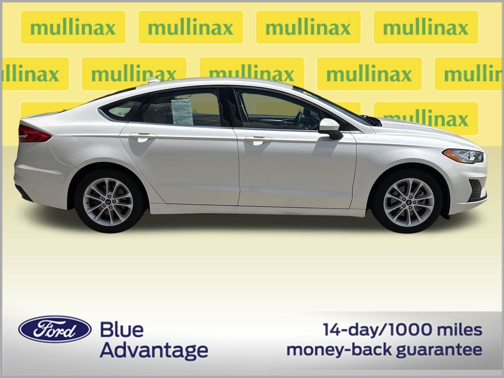 Used 2020 White Ford SE image 2