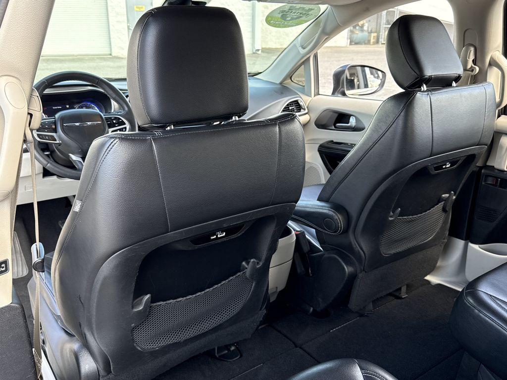 Used 2022 Chrysler Pacifica Van