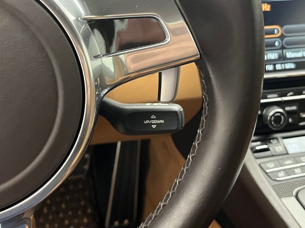 Thumbnail: 2015 Porsche 911 - 16