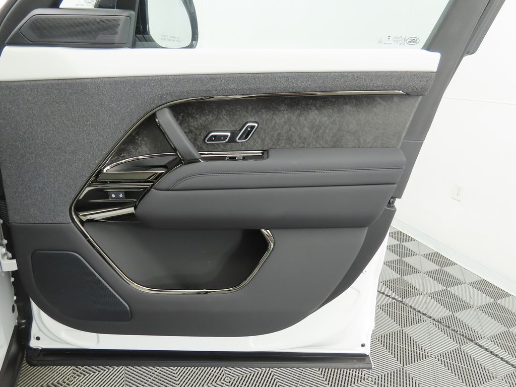 Thumbnail: 2025 Land Rover Range Rover Sport - 25