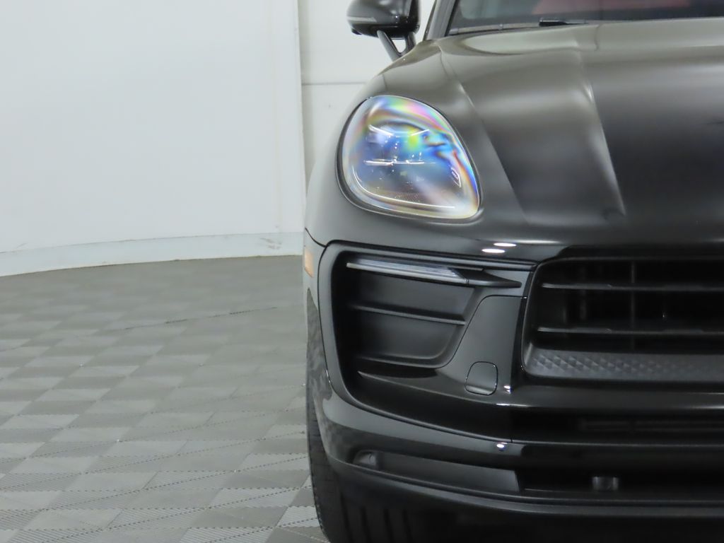Thumbnail: 2025 Porsche Macan - 12