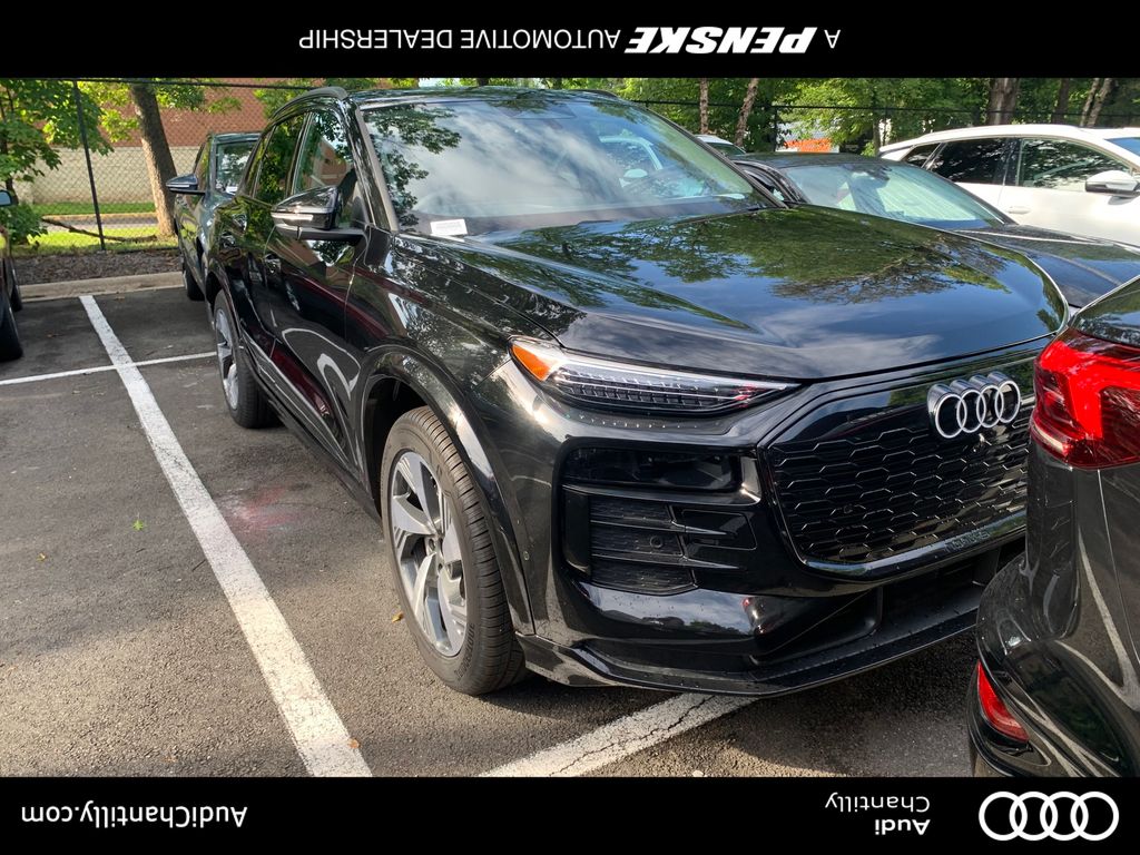 Thumbnail: 2025 Audi Q6 e-tron - 1
