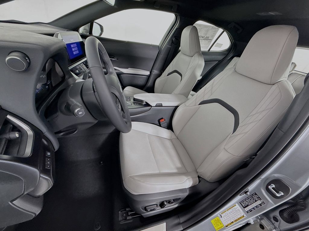 Thumbnail: 2025 Lexus UX - 16