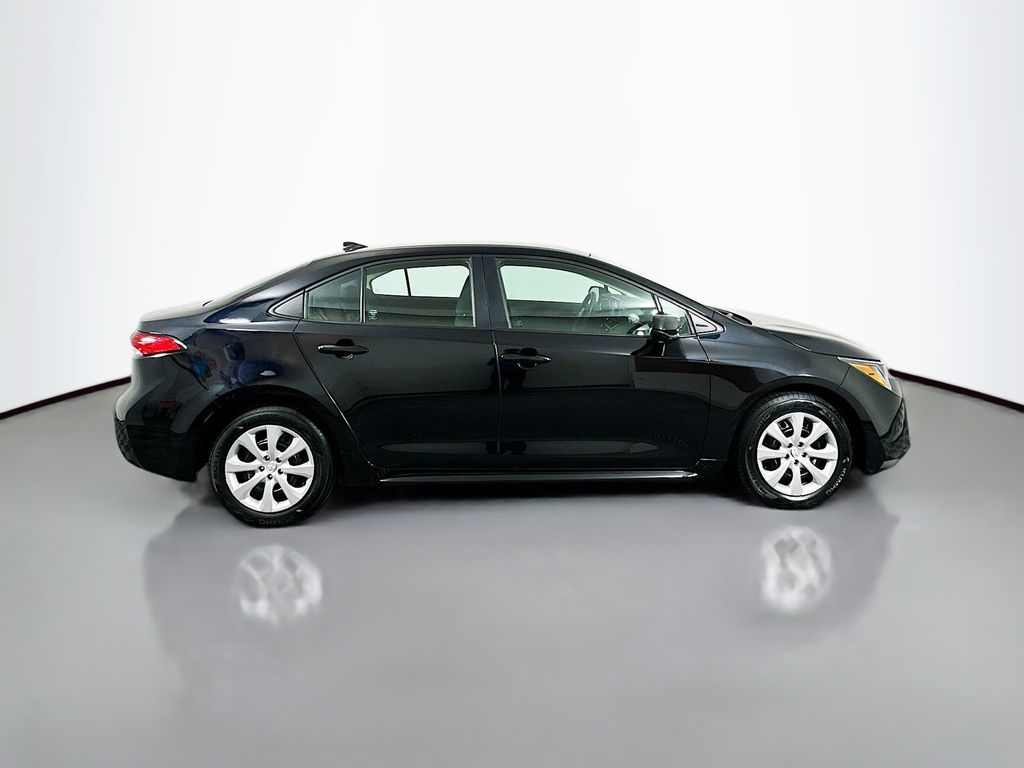2023 Toyota Corolla LE 4