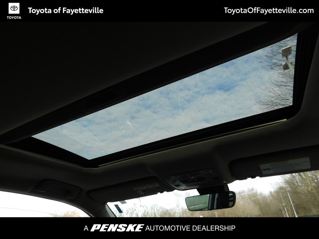 Thumbnail: 2018 Toyota Highlander - 4