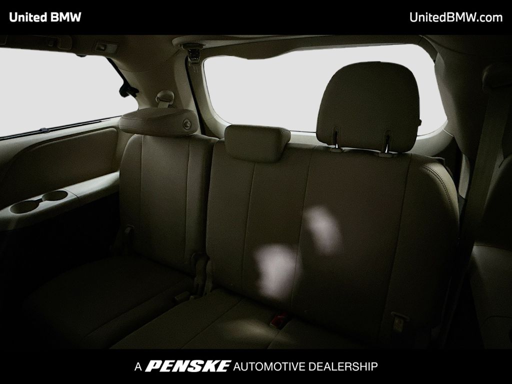 Thumbnail: 2020 Toyota Sienna - 14