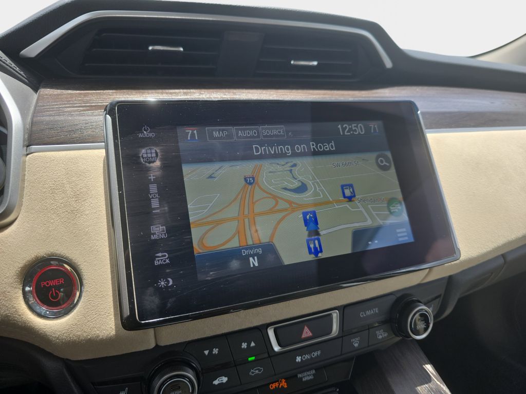Used 2018  Honda Touring image 21