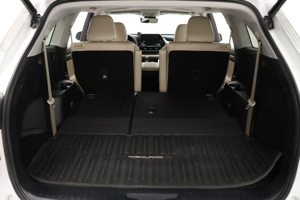 Thumbnail: 2023 Toyota Highlander - 22