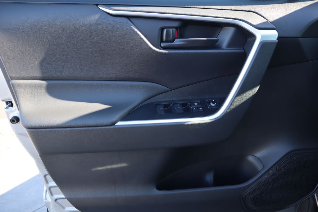 Thumbnail: 2025 Toyota RAV4 - 23