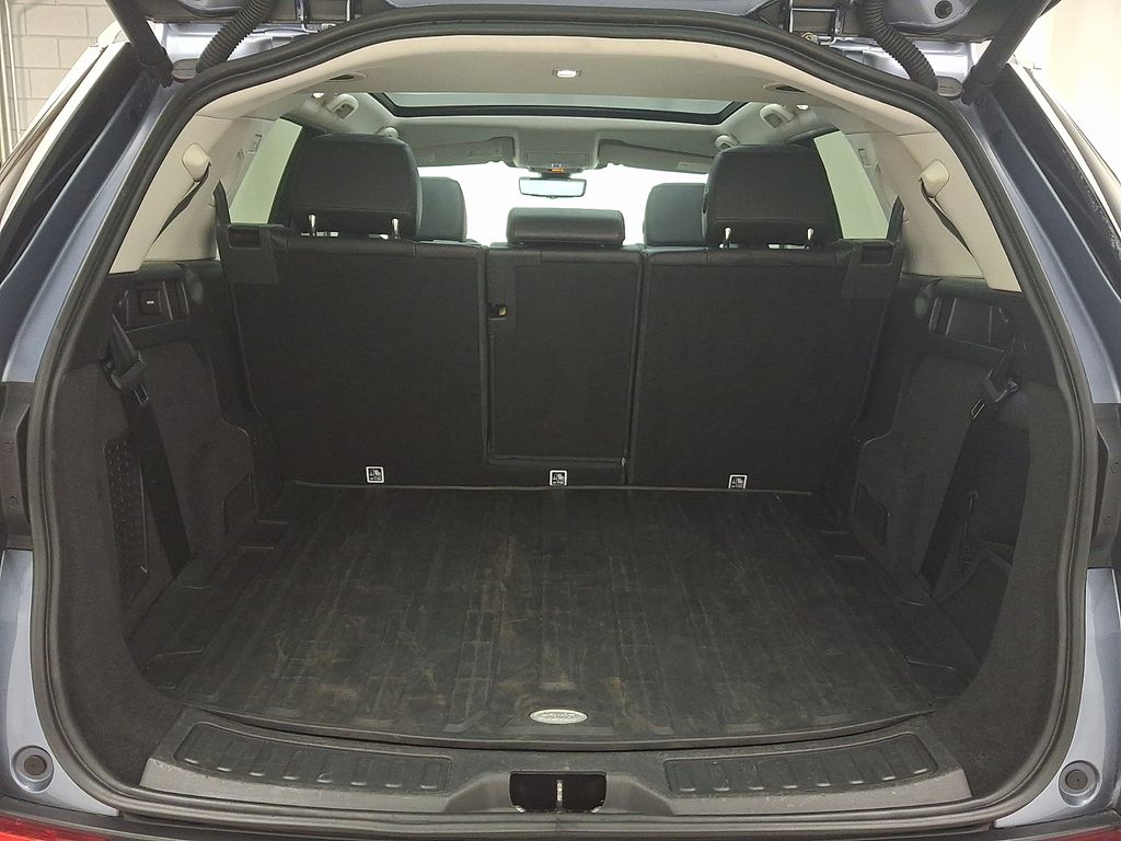 Thumbnail: 2020 Land Rover Discovery Sport - 29