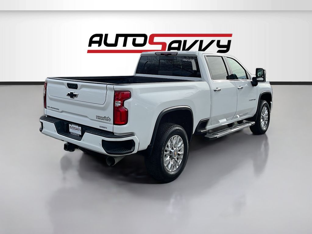 Used 2022 Summit White Chevrolet High Country image 7