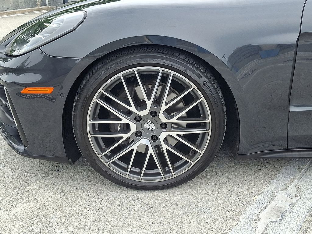 Thumbnail: 2024 Porsche Panamera - 10