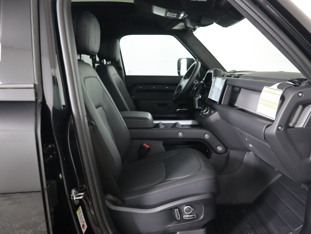 Thumbnail: 2025 Land Rover Defender - 21