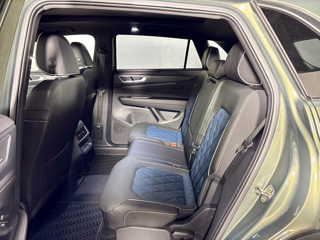 2026 Volkswagen Atlas Cross Sport SEL Premium R-Line