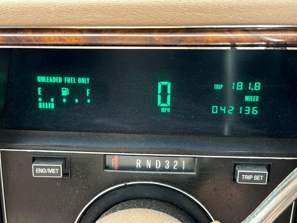 1992 Cadillac Brougham — photo 18