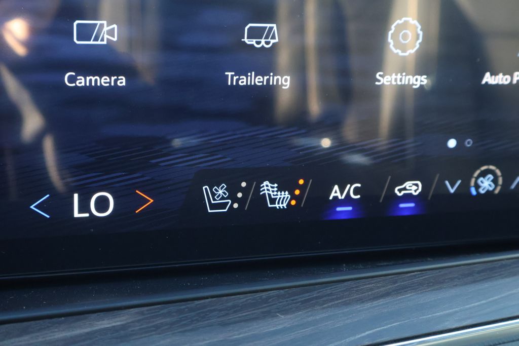 Thumbnail: 2026 Chevrolet Suburban - 29