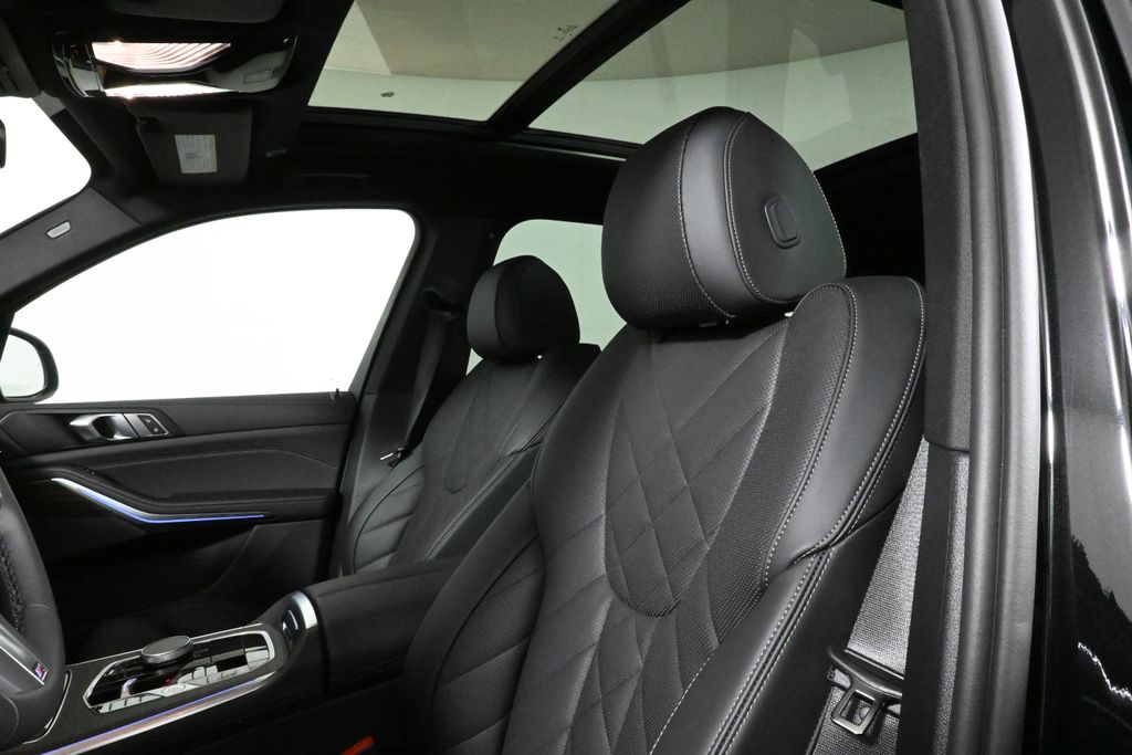 Thumbnail: 2026 BMW X5 - 15