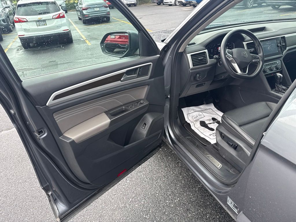 2023 Volkswagen Atlas 2.0T SE w/Technology Gray at Subaru and VW of Moon Township