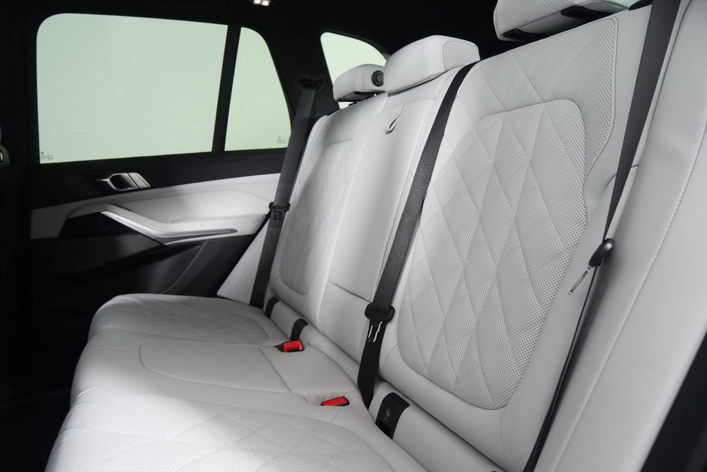 2026 BMW X5 xDrive40i 16