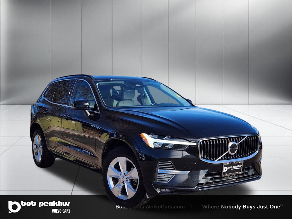 2022 Volvo XC60 B5 Momentum