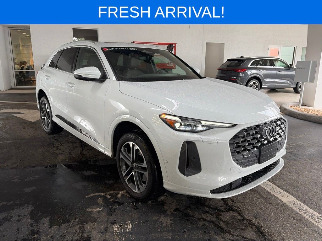 Glacier White Metallic 2025 Audi Q5 SUV / Crossover All-Wheel Drive 7-Speed Automatic