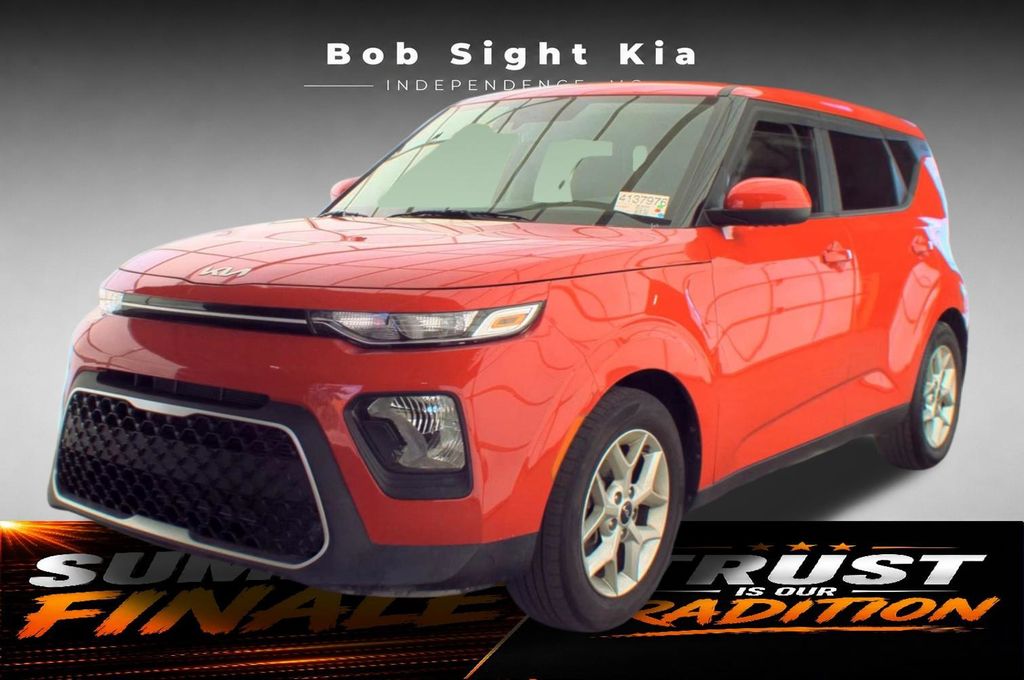 Inferno Red 2022 Kia Soul SUV / Crossover Front-Wheel Drive Continuously Variable Transmission