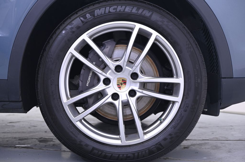 Thumbnail: 2019 Porsche Cayenne - 18