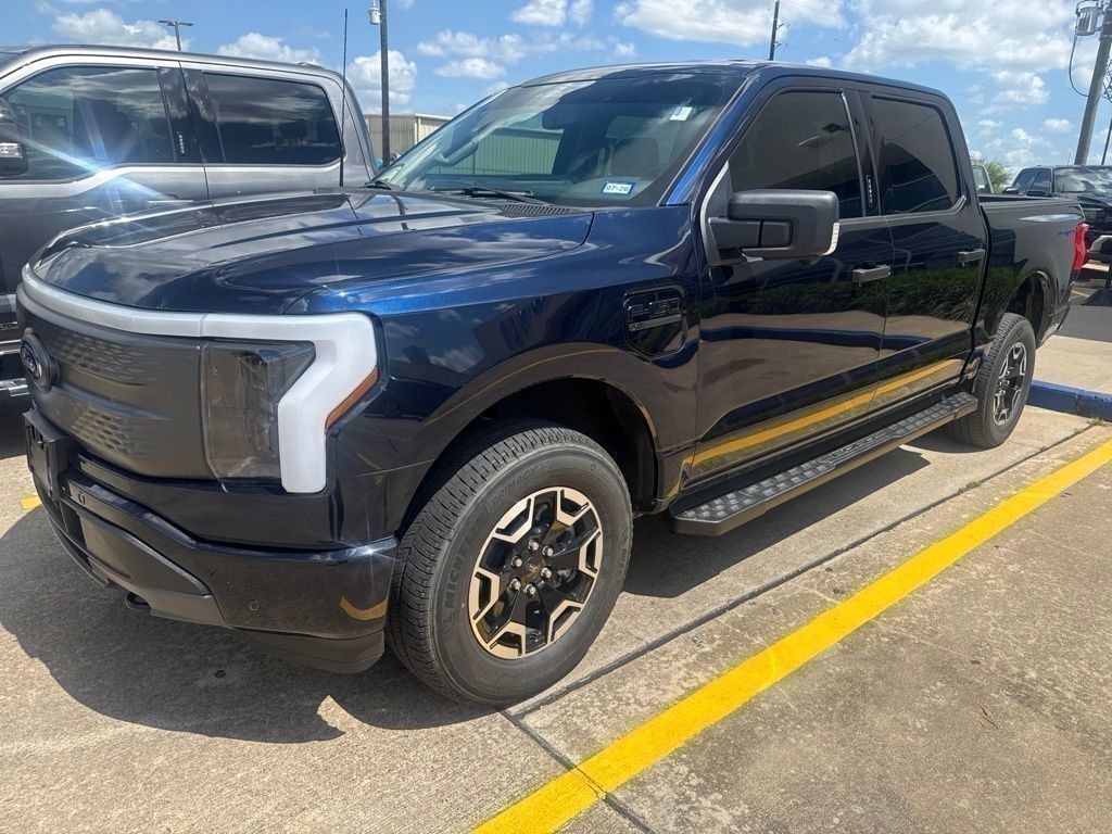 2023 Ford F-150 Lightning XLT SuperCrew AWD