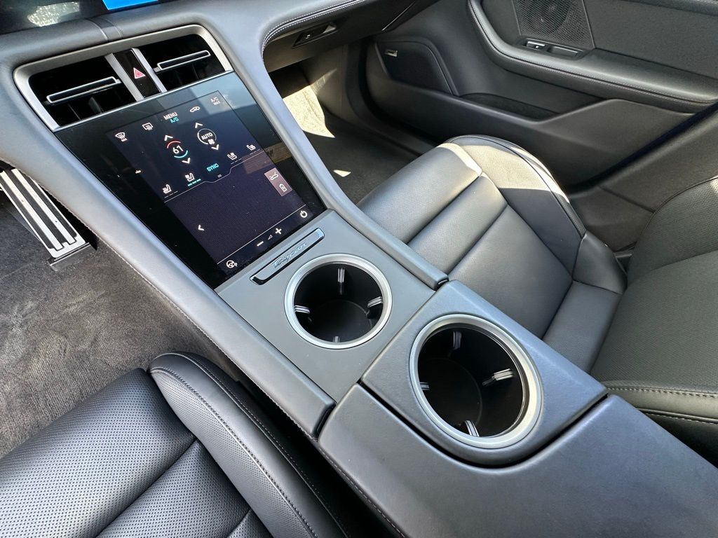 Thumbnail: 2025 Porsche Taycan - 27