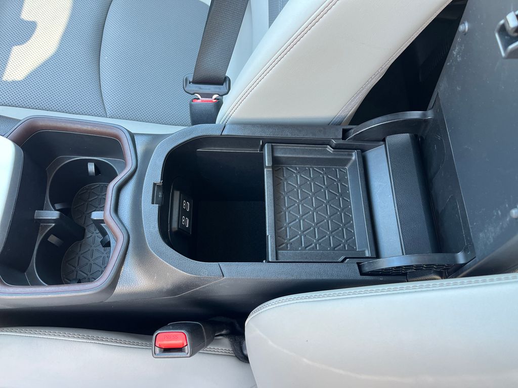 2023 Toyota RAV4 Hybrid Limited photo