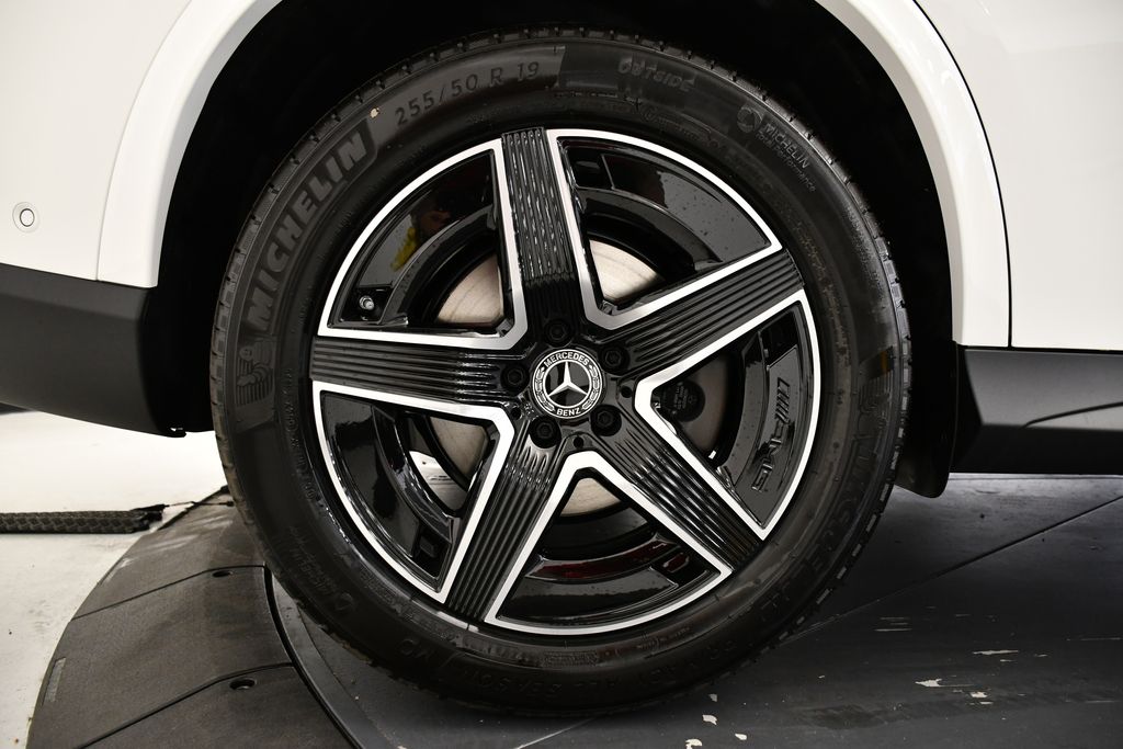 Thumbnail: 2025 Mercedes-Benz GLC - 15