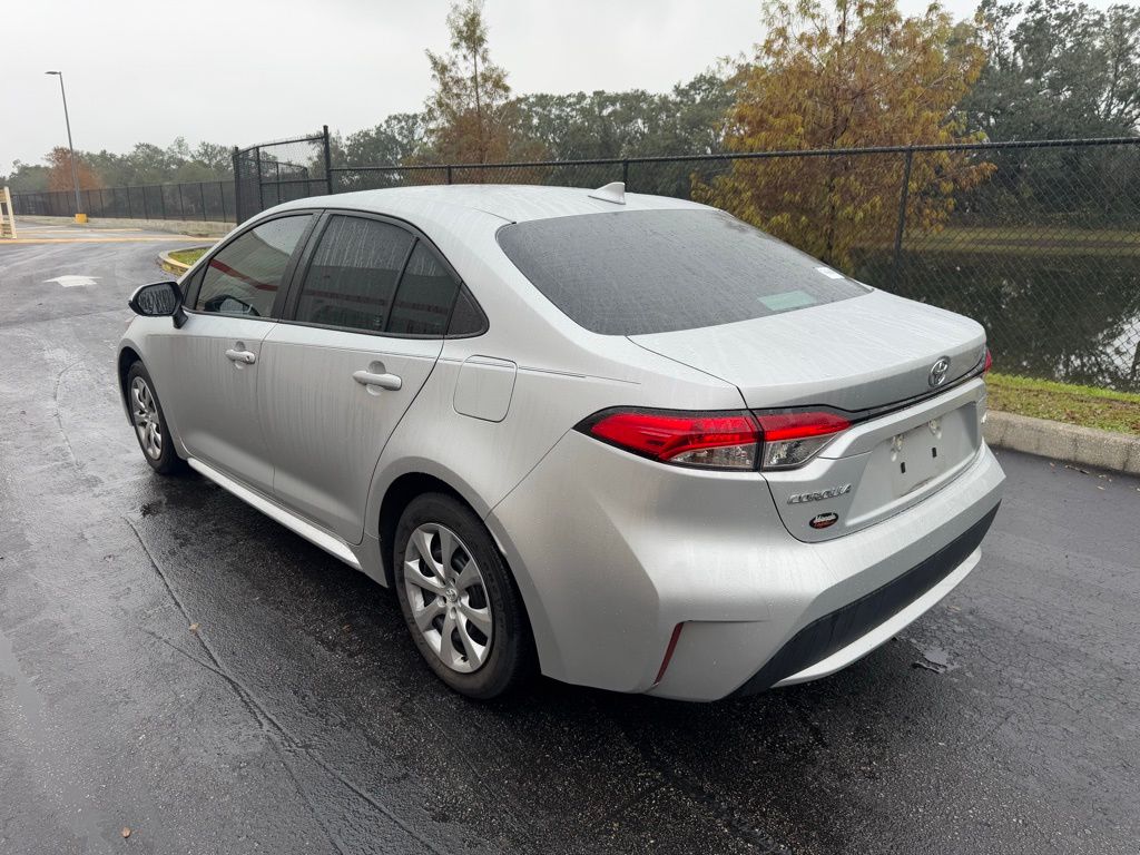 2021 Toyota Corolla LE 3