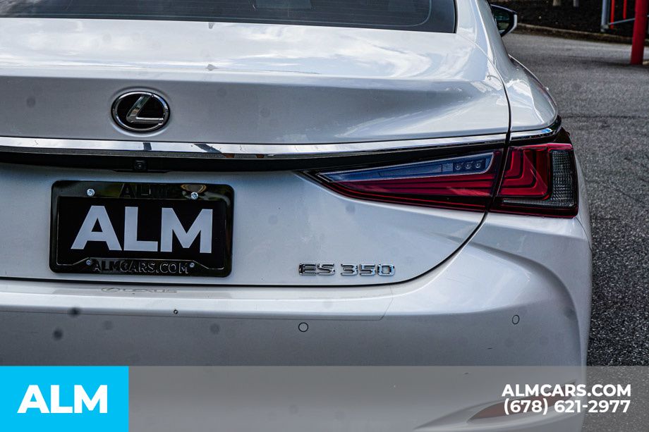Used 2024 White Lexus 350 image 13