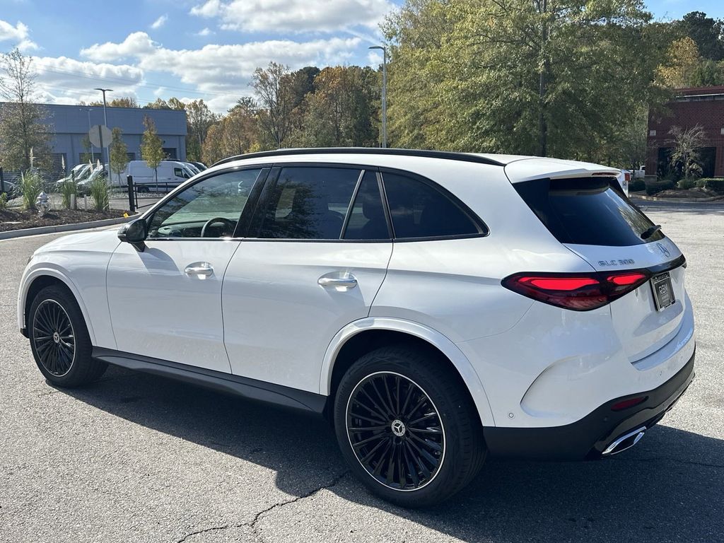 2025 Mercedes-Benz GLC GLC 300 6